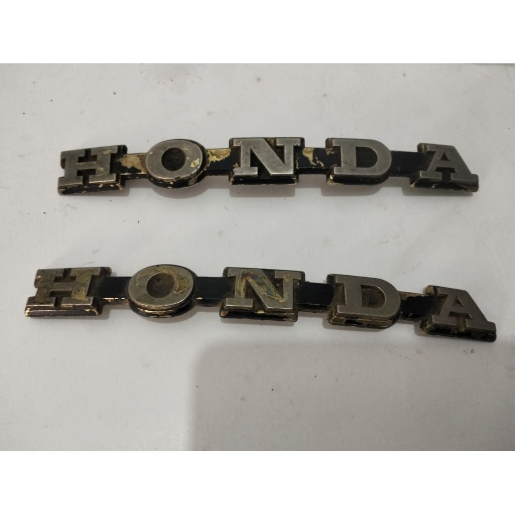 EMBLEM TANGKI HONDA C800/C700 SET KANAN KIRI ORIGINAL COPOTAN