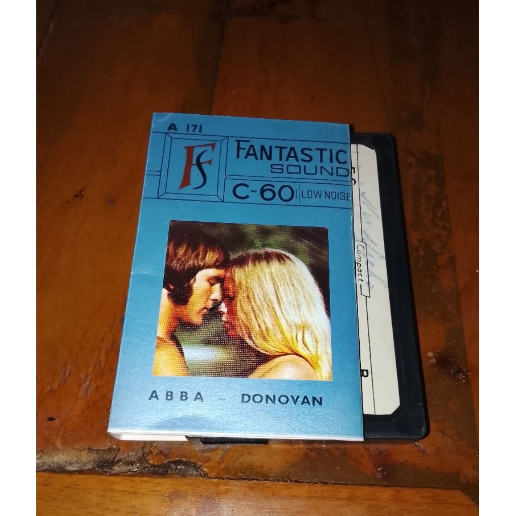 Kaset pita ABBA Donovan