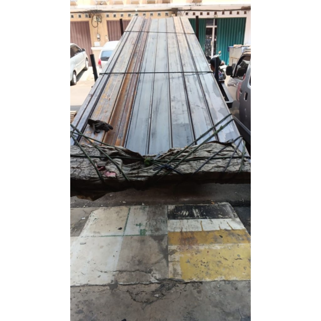 Besi CNP 150x50x20 Tebal 3.2mm Panjang 6 Meter Utuh - Cuci Gudang Kantor