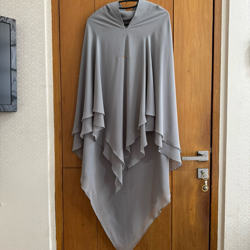 Preloved Khimar Rania Sisesa