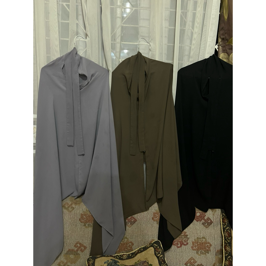Preloved - ITSAR SYARI CASPIA OG RAYA taupe (size L) n cool grey (size S)