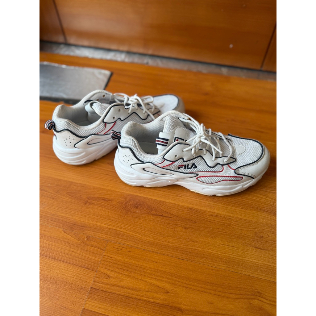 preloved fila original men’s ray tracer contrast piping trainer shoes sneakers white navy red
