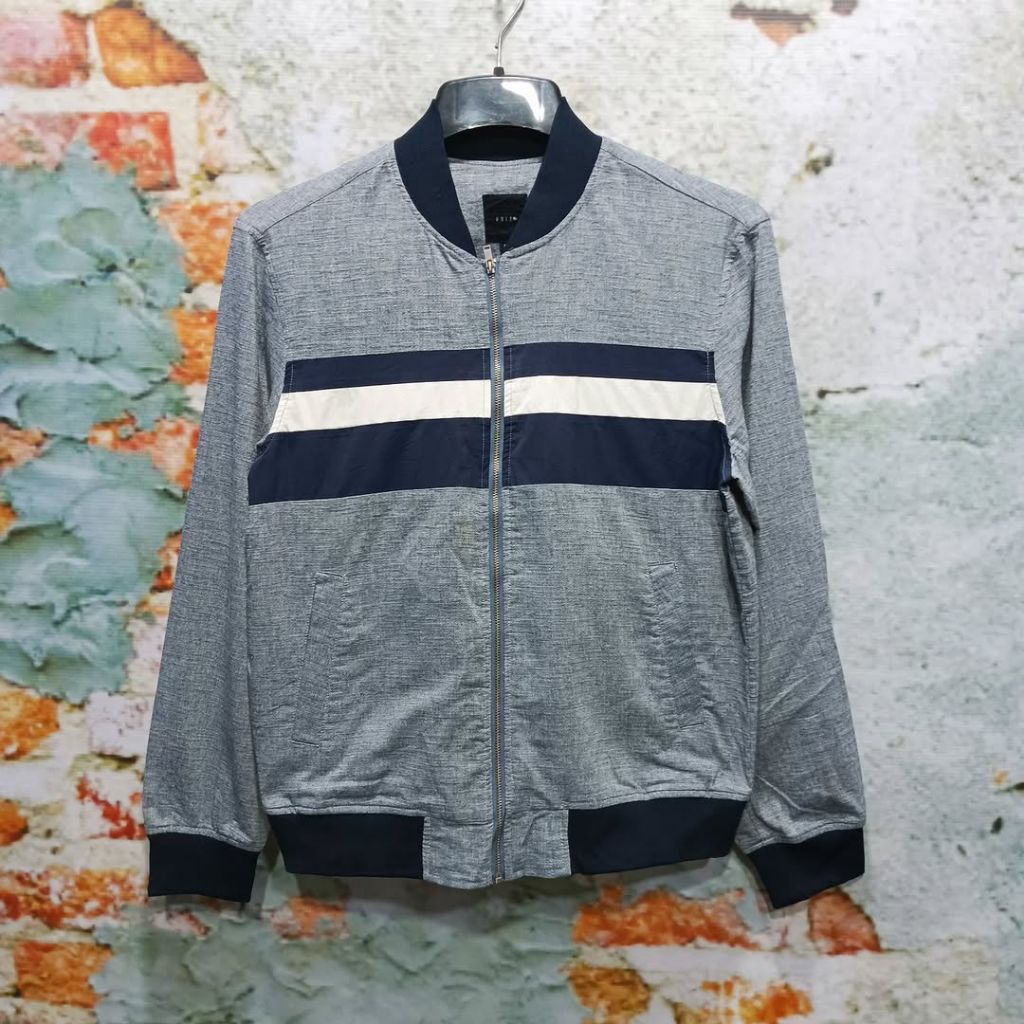 jaket bomber UGIZ tebal size L casual bagus