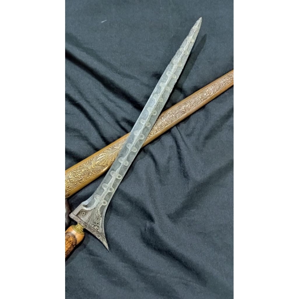 TERMAHAR  Keris Sepuh Jalak Pamor Bonang Rinenteng - Keris Sepuh Majapahit Kuno