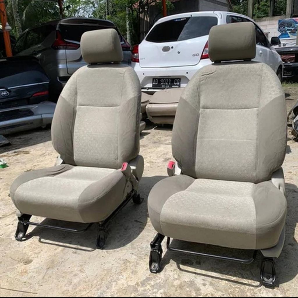 Kuris Jok Depan Toyota Innova Luxury Original