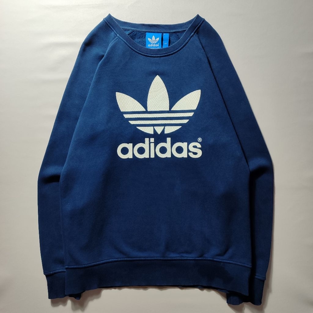 crewneck adidas trefoil