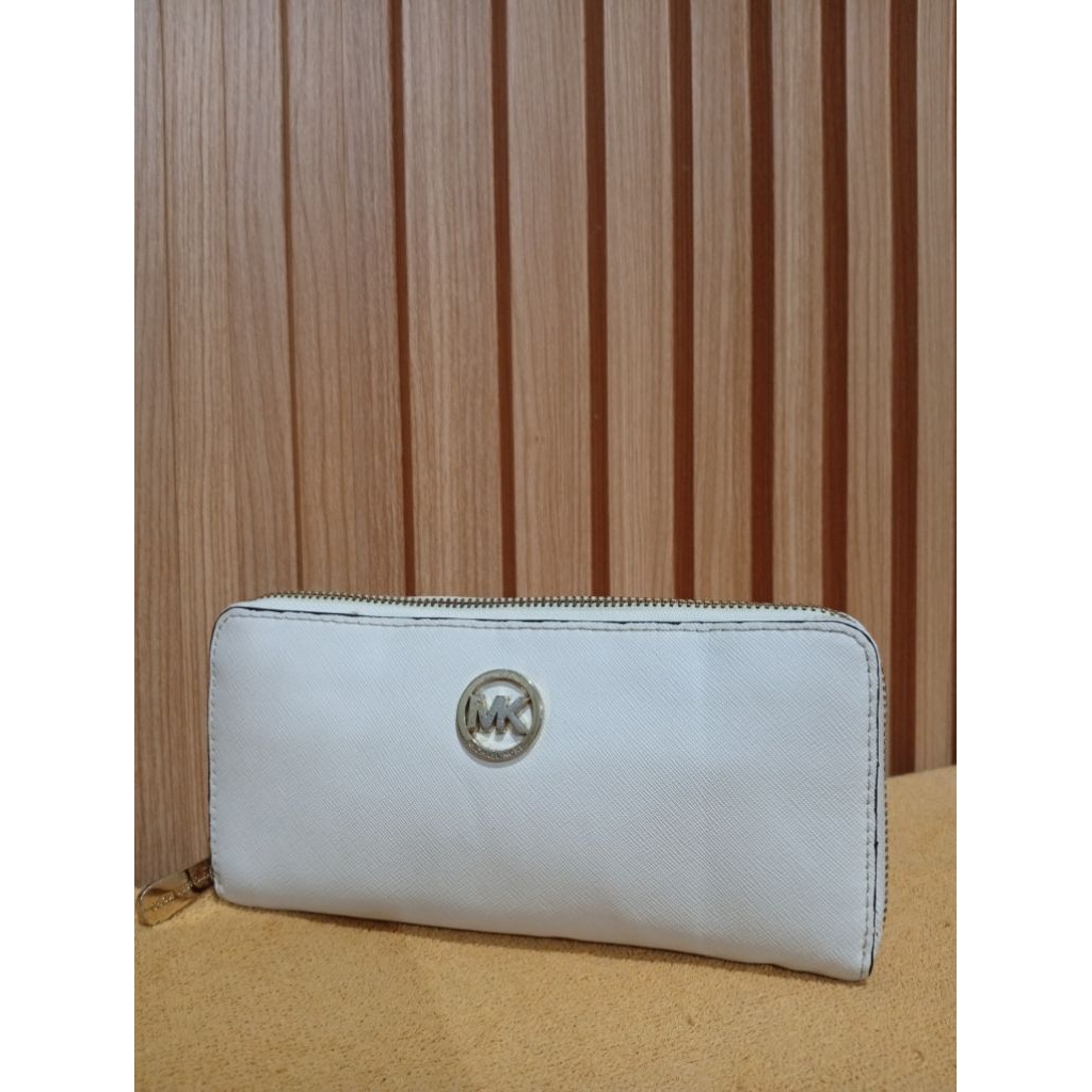 preloved  dompet MK
