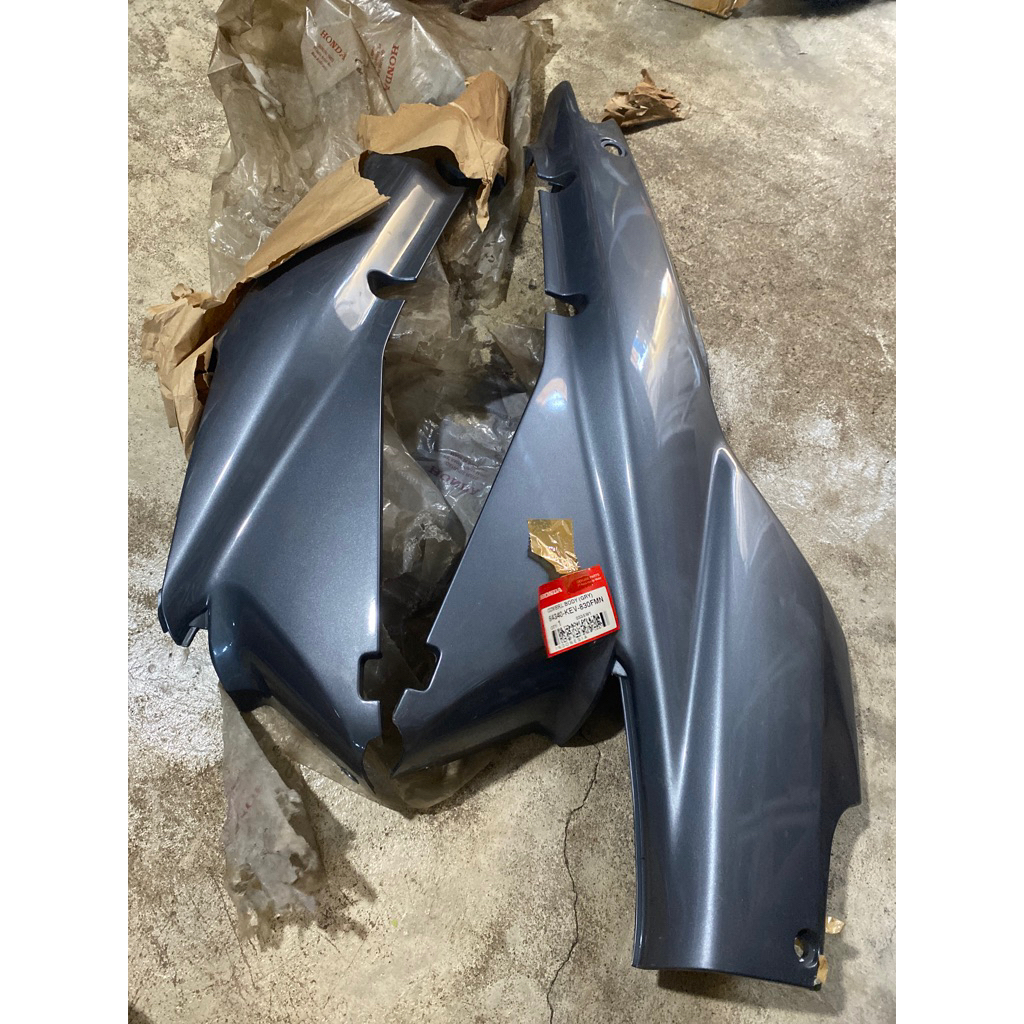 COVER BODY BELAKANG KANAN&KIRI SUPRA X LAMA 100 GREY ABU-ABU ORI AHM 64330/64340KEV830FMN