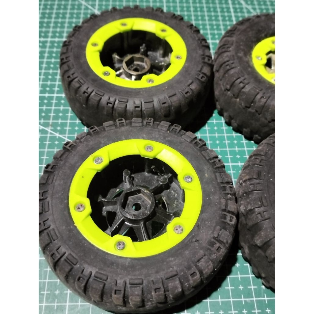 ban wltoys kondisi bekas pakay