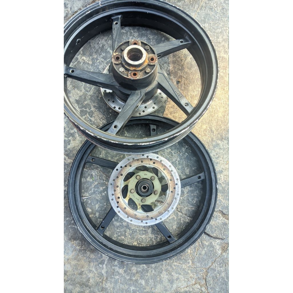 velg racing bekas pasang tiger ring 17 sudah double disk velg racing tiger ring 17