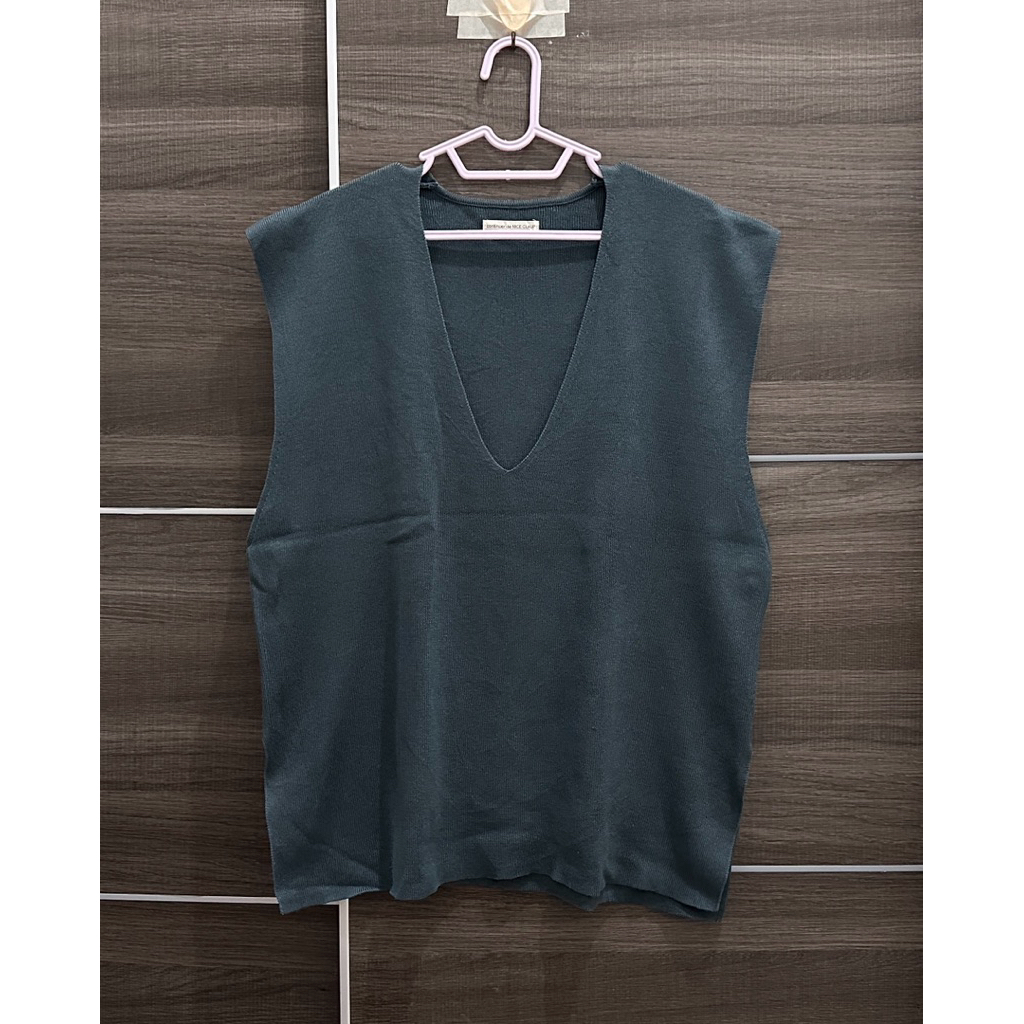 [PRELOVED] VEST KNIT NICE CLAUP