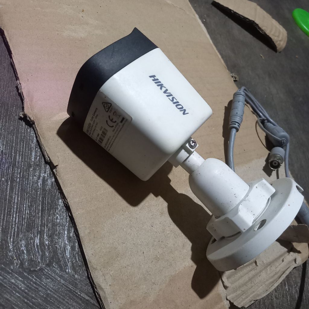 CCTV Hikvision Outdoor Bekas – Infrared Nyala, Kondisi Utuh, Belum Tes DVR