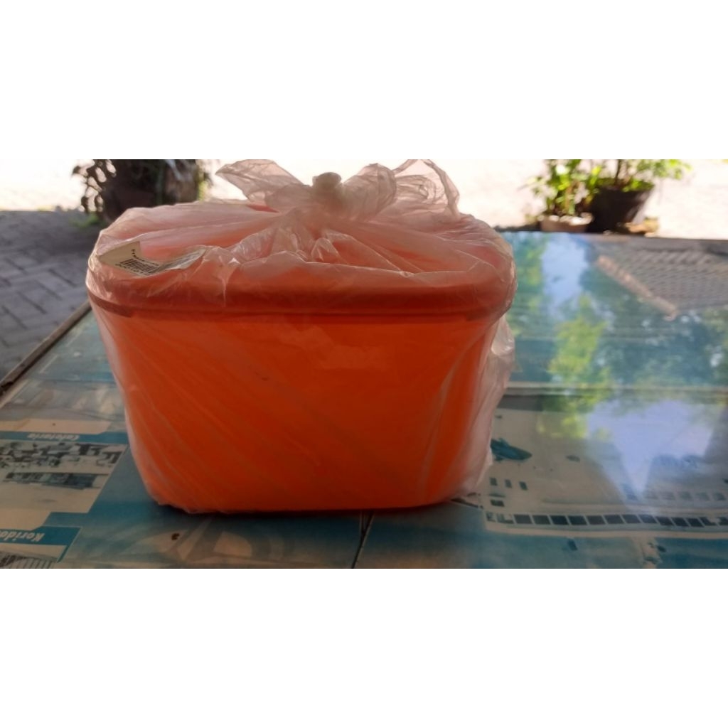 Tupperware Freezermate small low 450ml