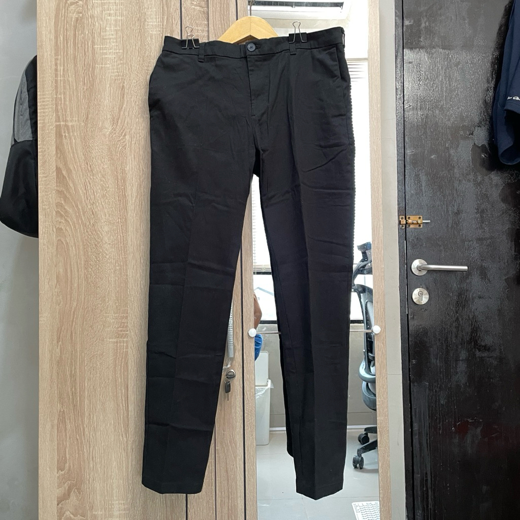 Celana Chinos Hitam Livehaf Size L