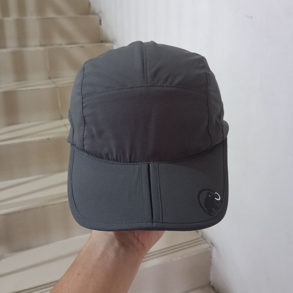 TOPI OUTDOOR HIKING MAMMUT