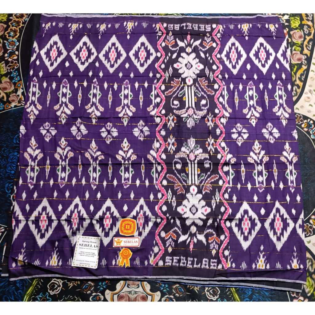 Sarung Sebelas Tenun