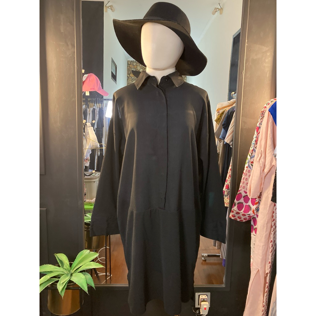 Dress Kemeja Hitam Wanita