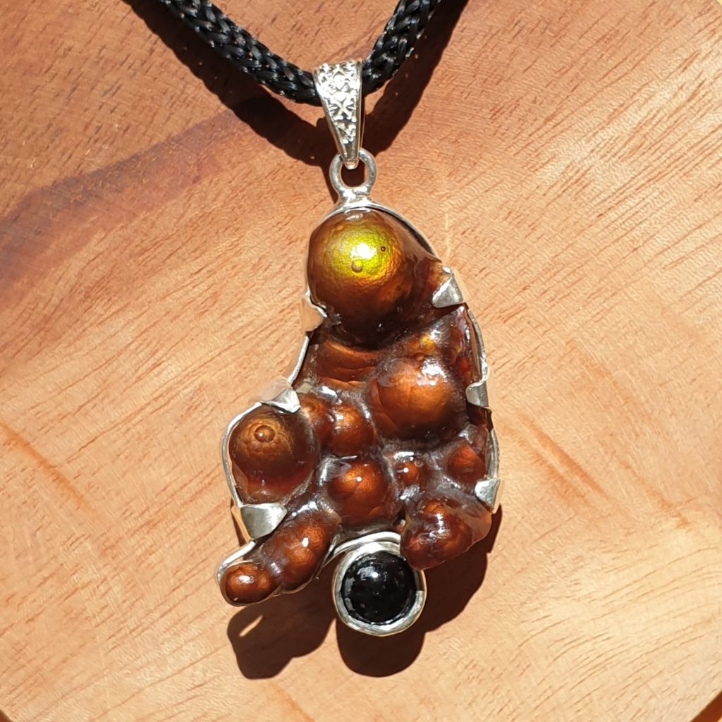 MEXICAN FIRE AGATE PENDANT
