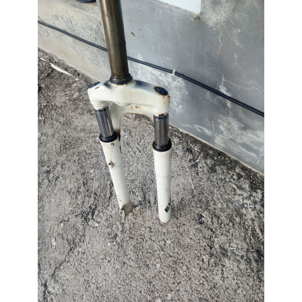 fork sepeda uk 26 ex copotan sepeda exotic kondisi macet bs utk cakram