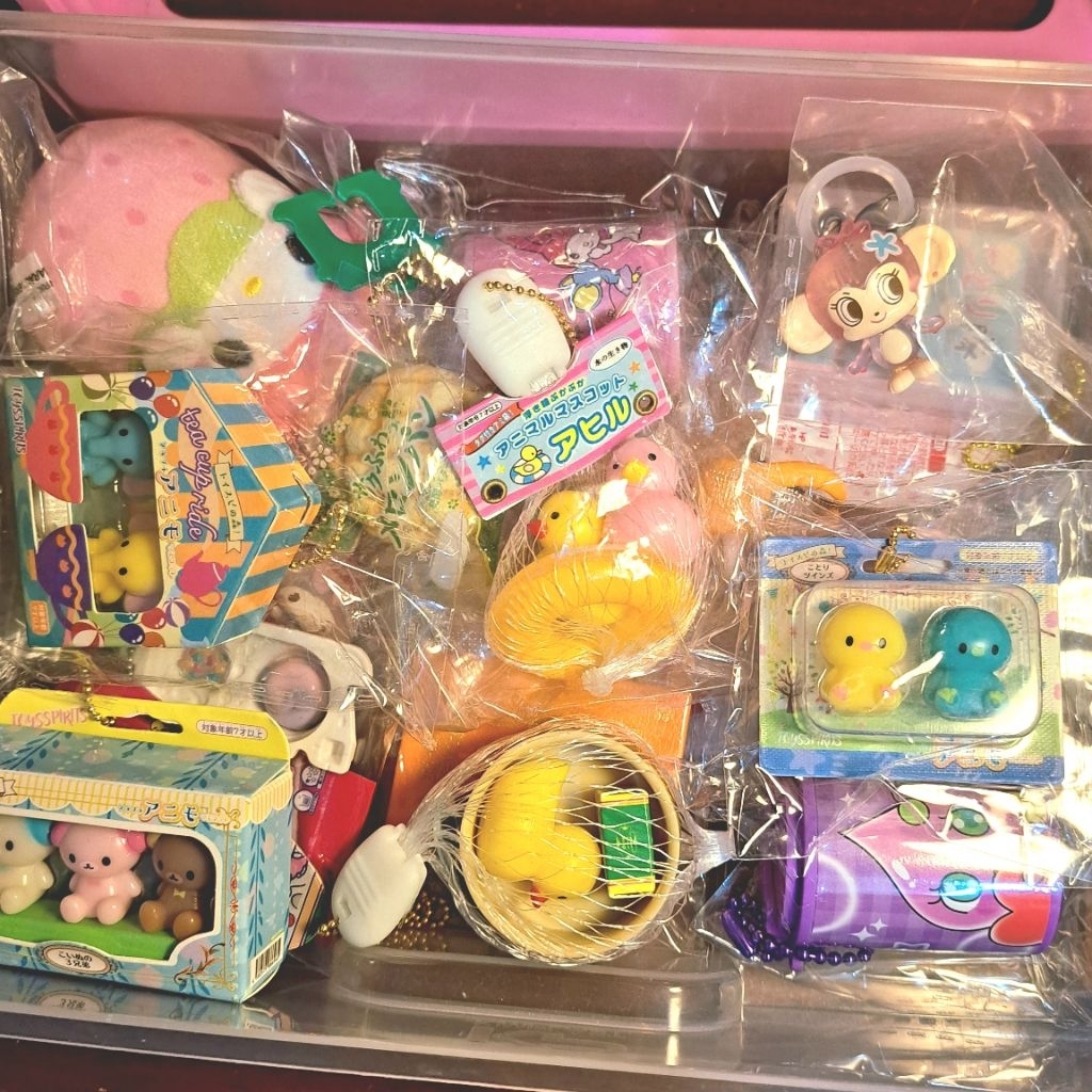 [baca deskripsi] trinkets keychain gotochi gacha gashapon mainan jp jepang mejirushi sanrio daisy lo