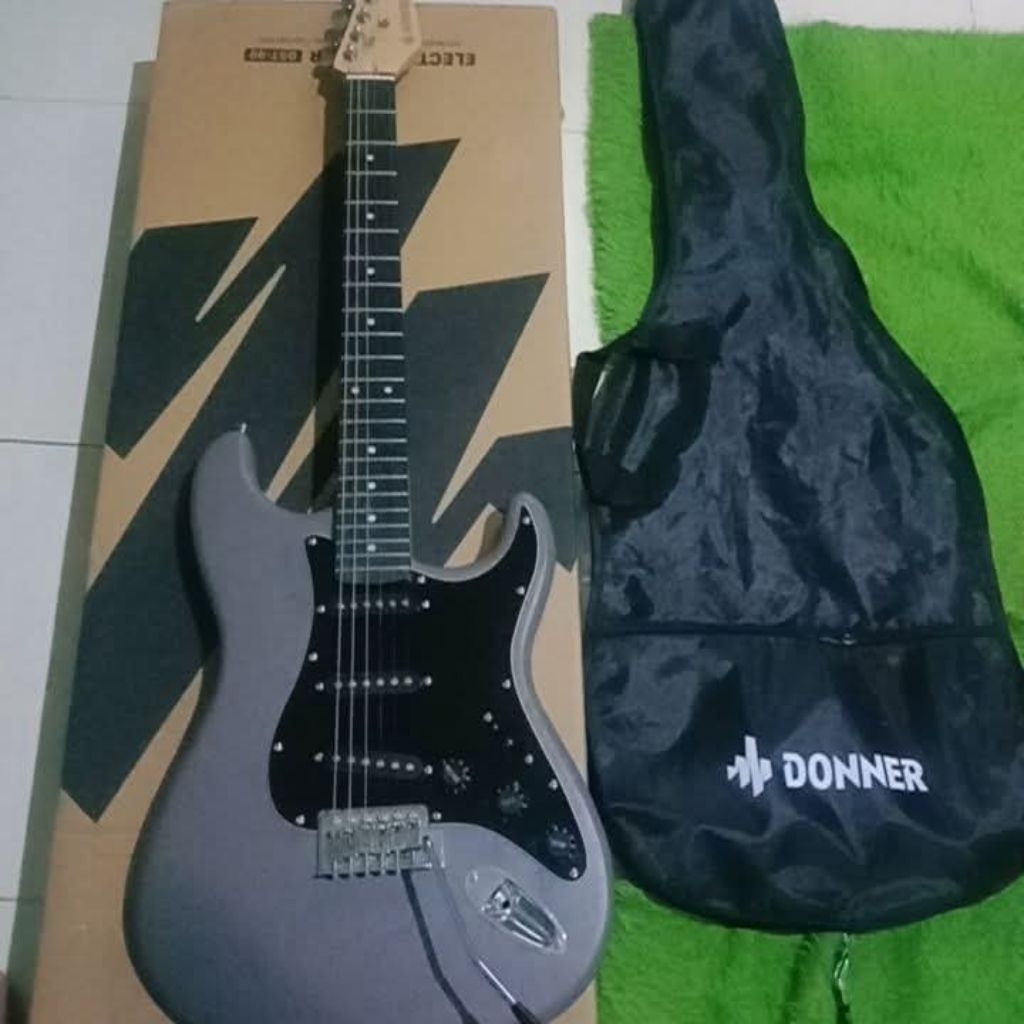 gitar DONNER DST-80