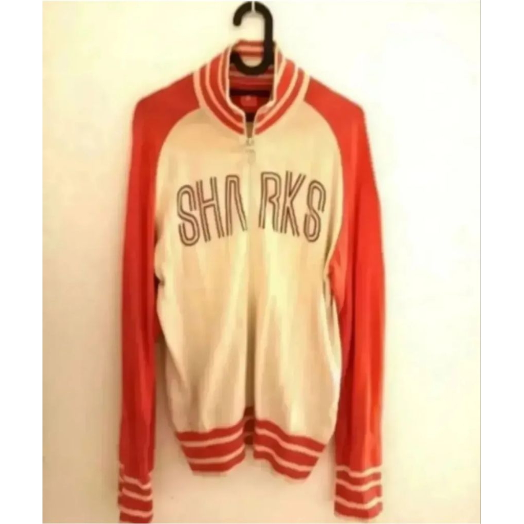 Sweater Pria. Merk Bershka