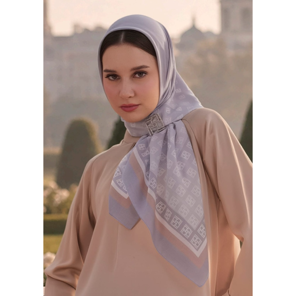 IVAN GUNAWAN PRIVE - Hijab Motif Zilla Scarf Jilbab Segi Empat ORIGINAL By IVAN GUNAWAN