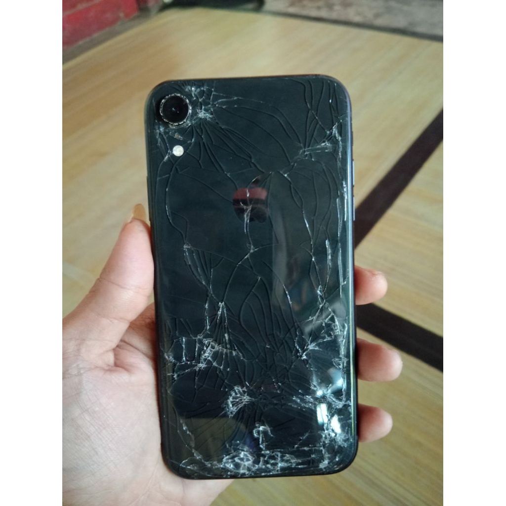 iphone XR minus