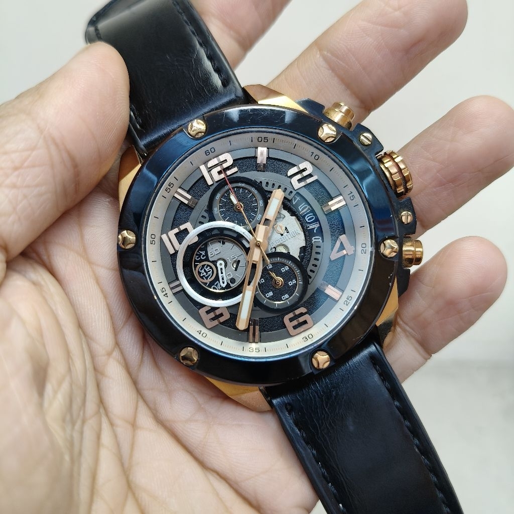 Expedition second Cowo tipe E6752M