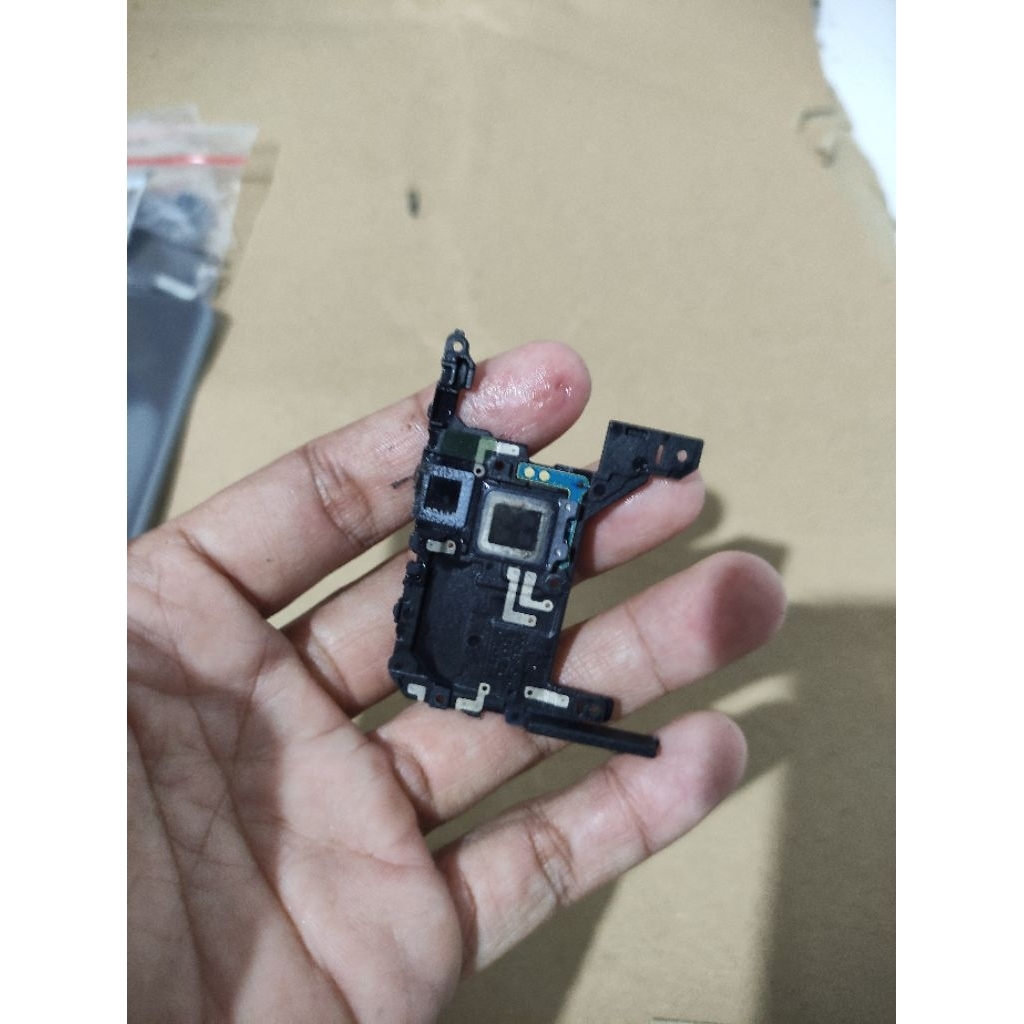 Tutup mesin samsung s20 plus