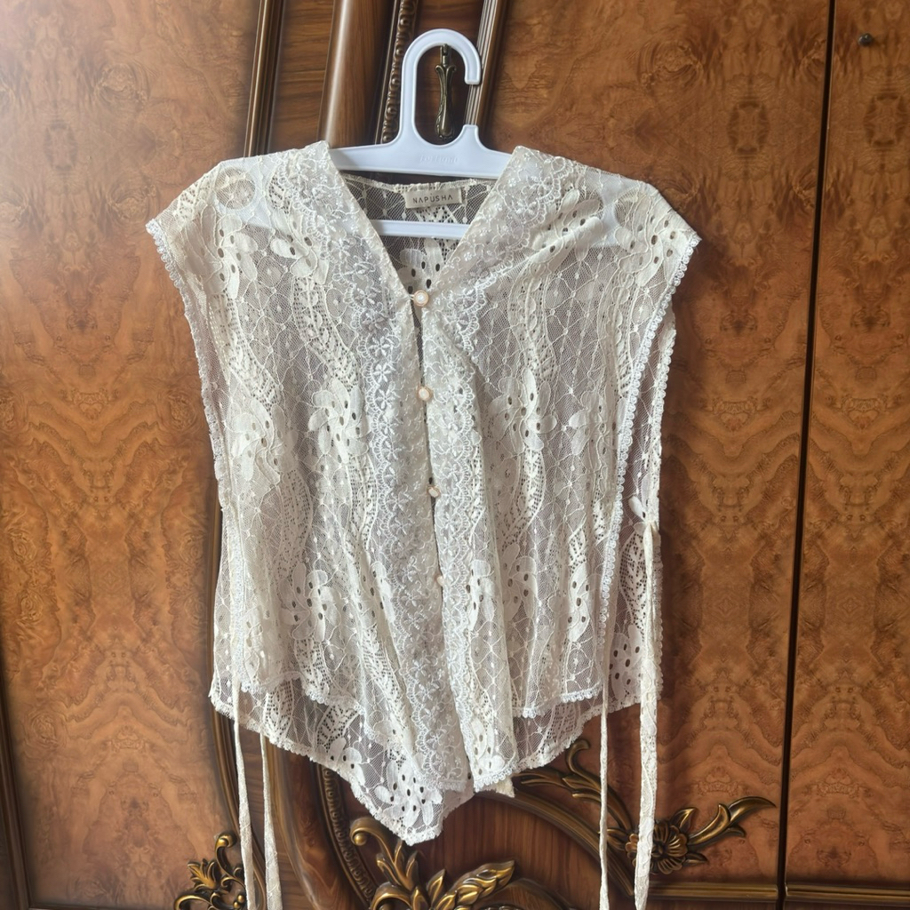 Preloved Napusha Vest Brukat