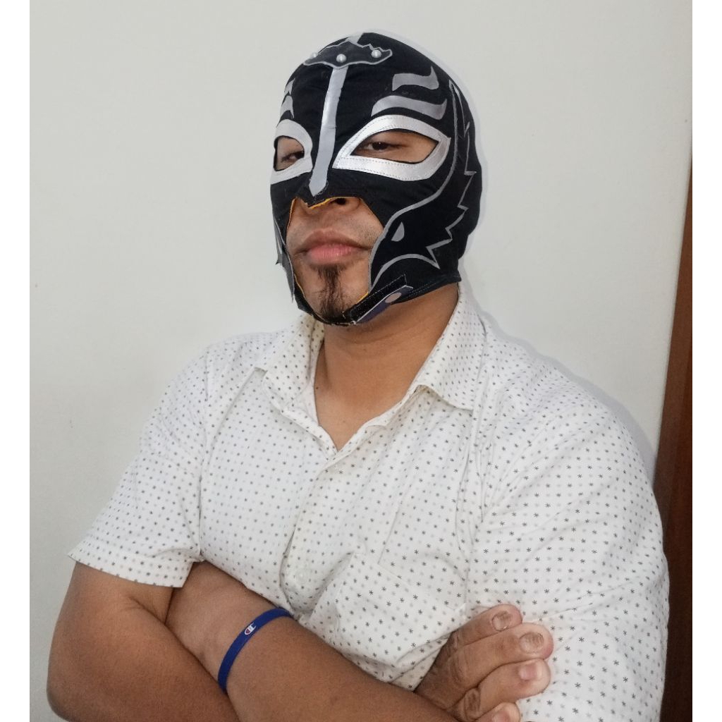 Topeng WWE Superstar Rey Mysterio