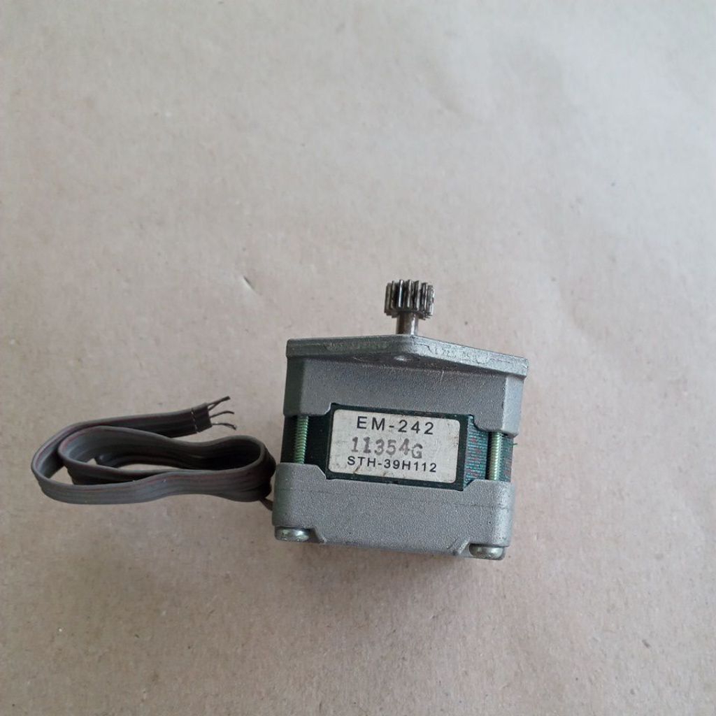 motor stepper em242