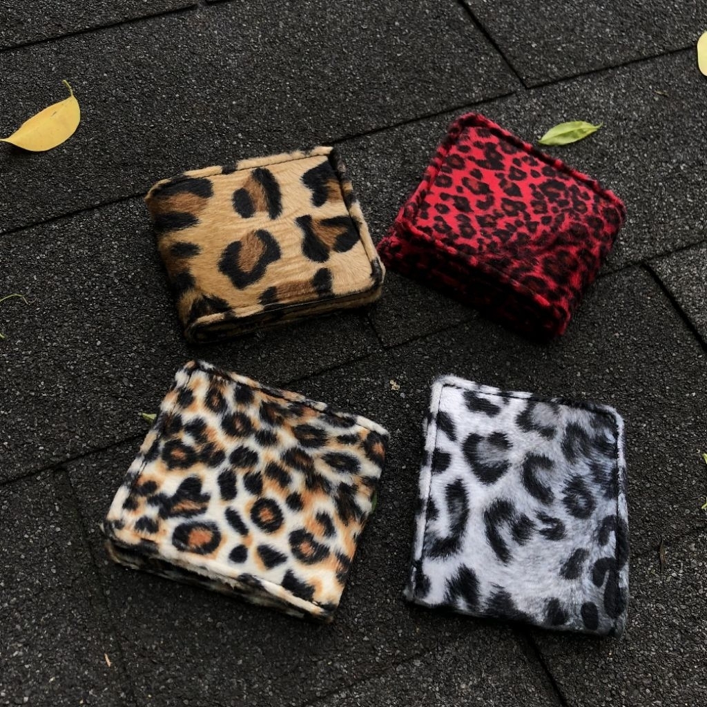 DOMPET MOTIF LEOPARD pria wanita/unisex
