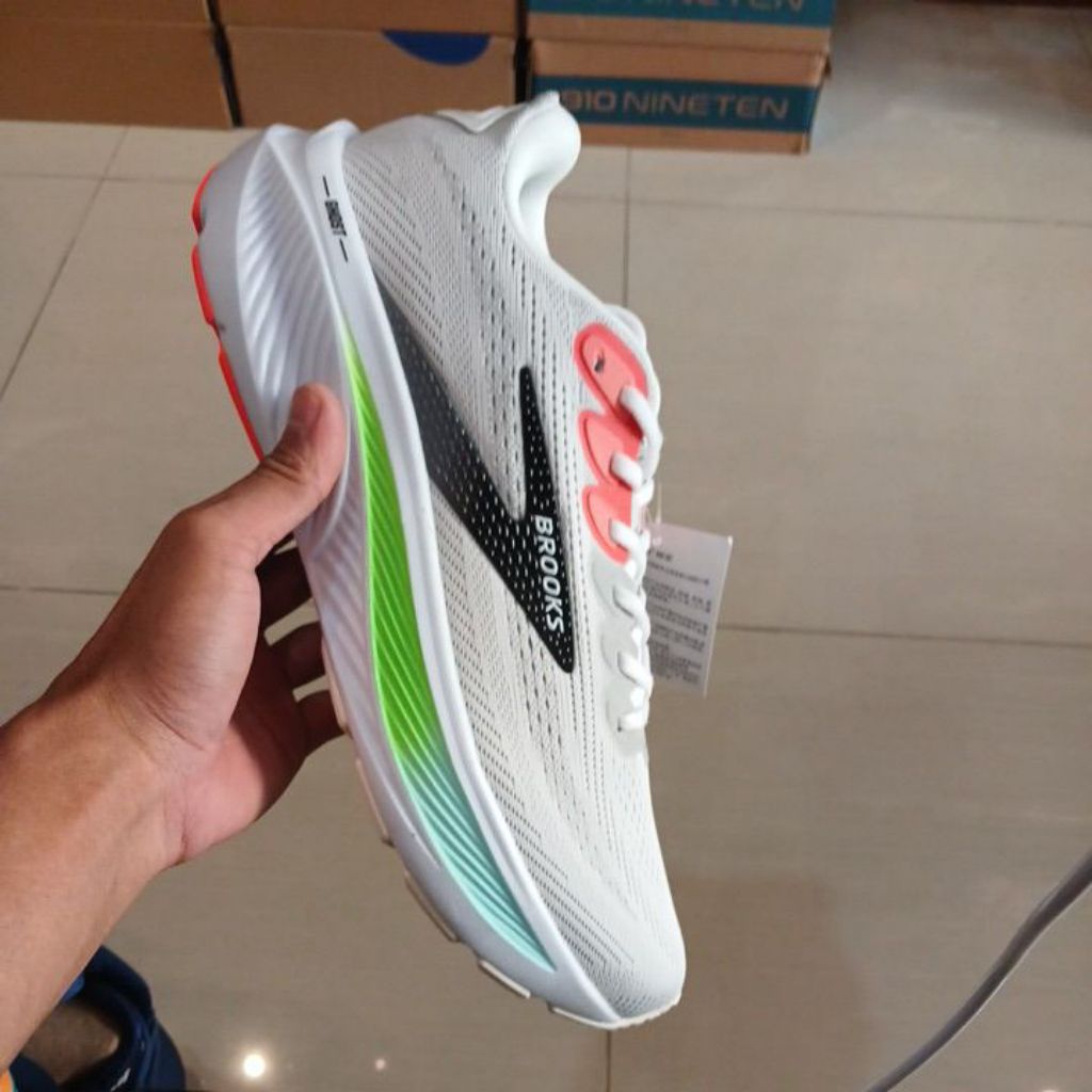 BROOKS GHOST 17 UK.44,5