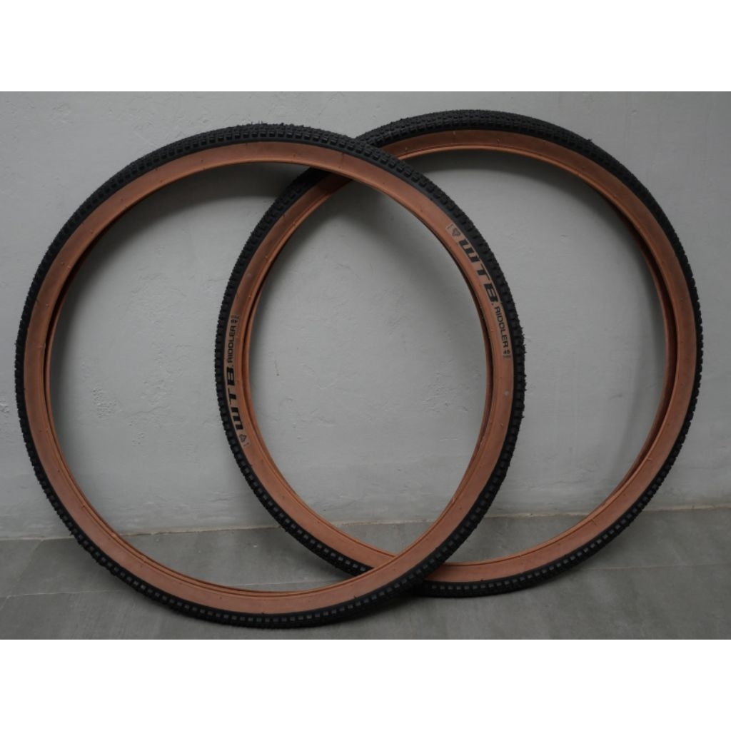 Sepasang ban luar 700x45c WTB Riddler baru