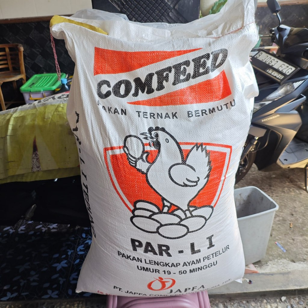 Comfeed PAR-L1 - Pakan Lengkap Ayam Petelur Umur 19-50 Minggu | 1 karung 1 sak 50KG
