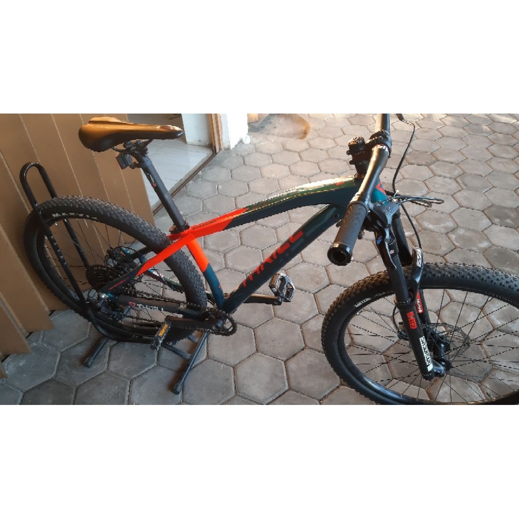 sepeda gunung thrill wreak 140