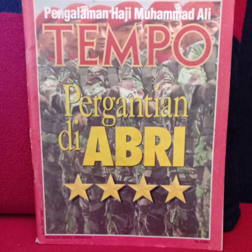 Majalah Tempo Tahun 1992 pengalaman haji Muhammad Ali, pergantian di ABRI BERITA MINGGUAN