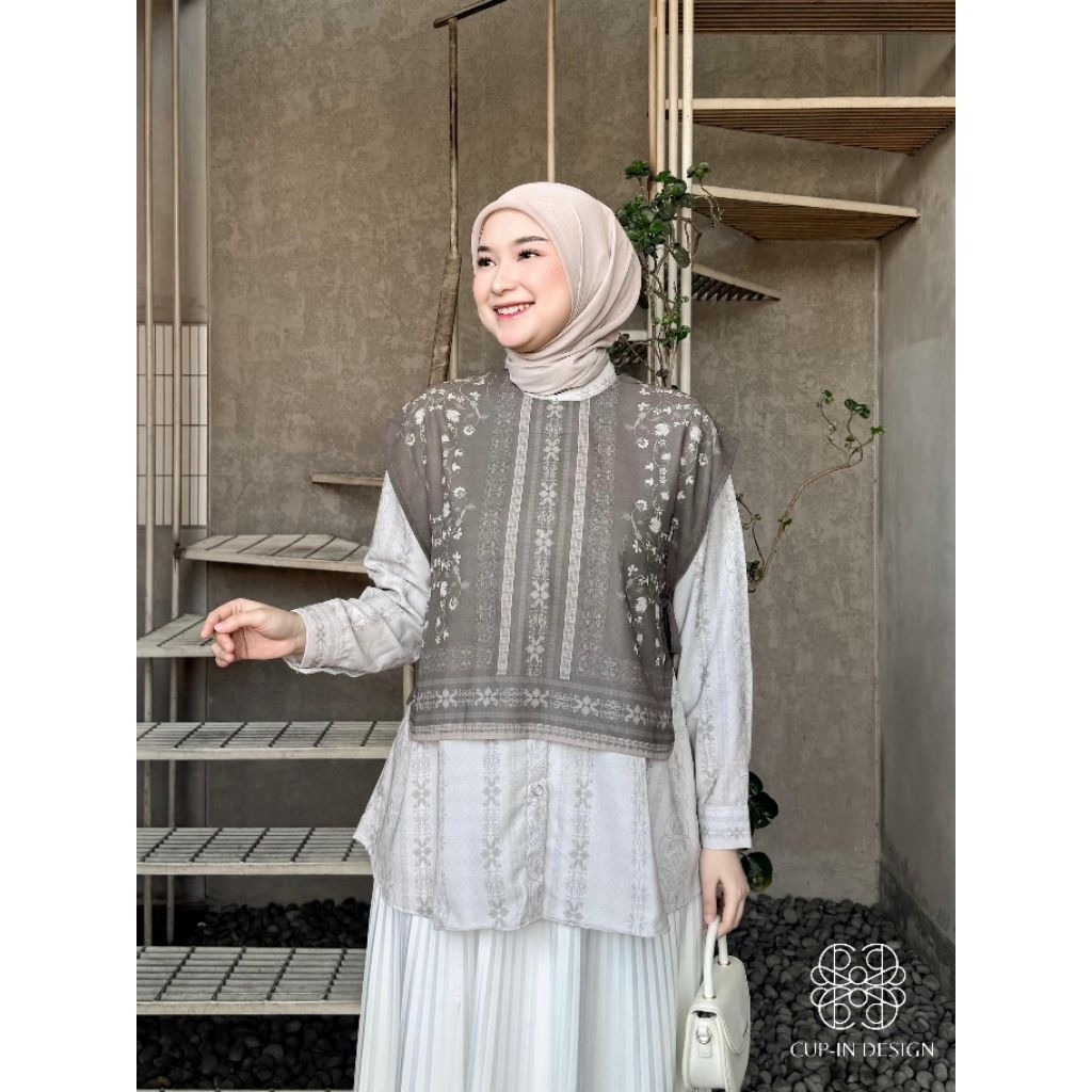 Freya blouse