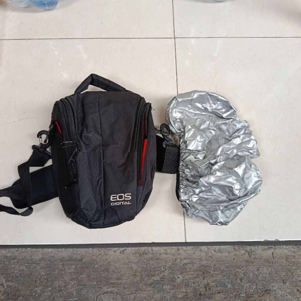 BEKAS PAKAI tas Jinjing camera dslr canon tas selempang camera dslr canon hitam lis merah