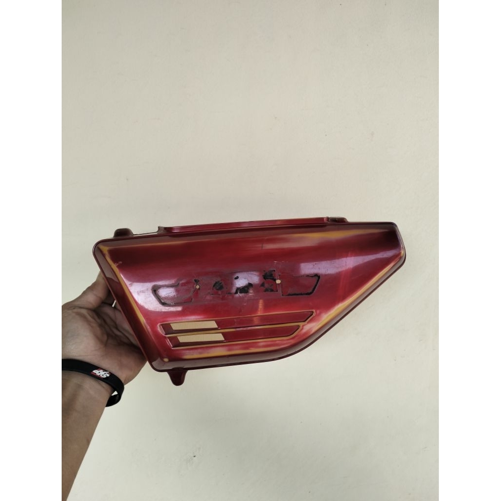 Tepong aki tutup aki cover box aki gl100 gl125 cat merah original paint merah