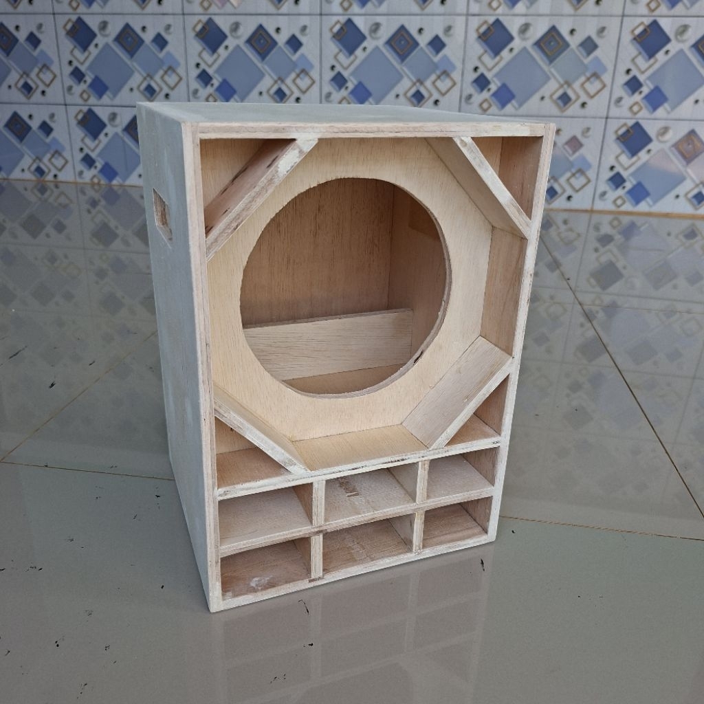BOX SPEAKER 6 INC