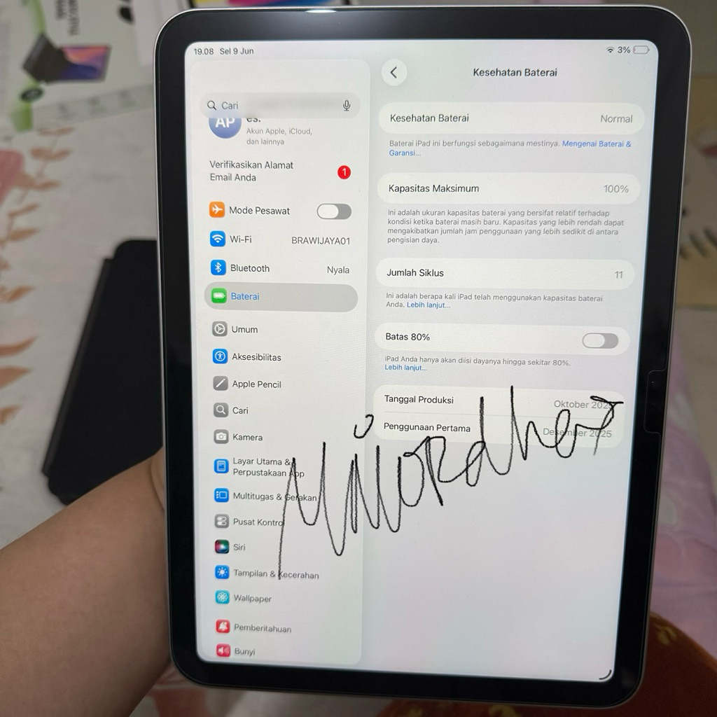 (Second) iPad A16 gen 11 Silver 128 gb ex ibox garansi ON fullset original + magic keyboard goojodoq