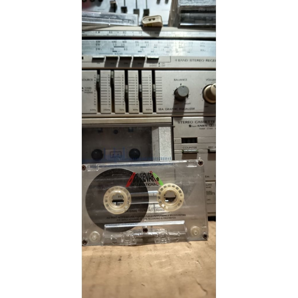 kaset pita House music