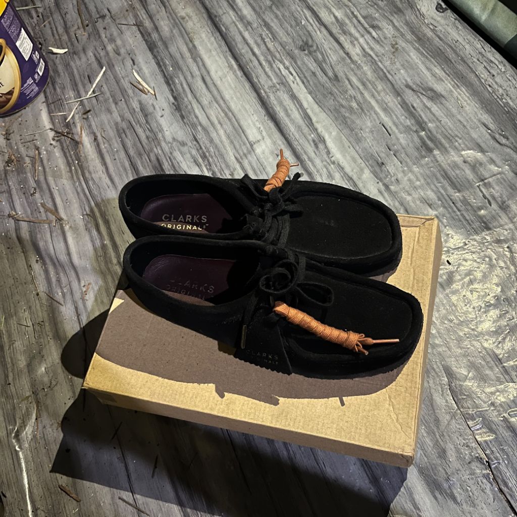 Clarks wallabee
