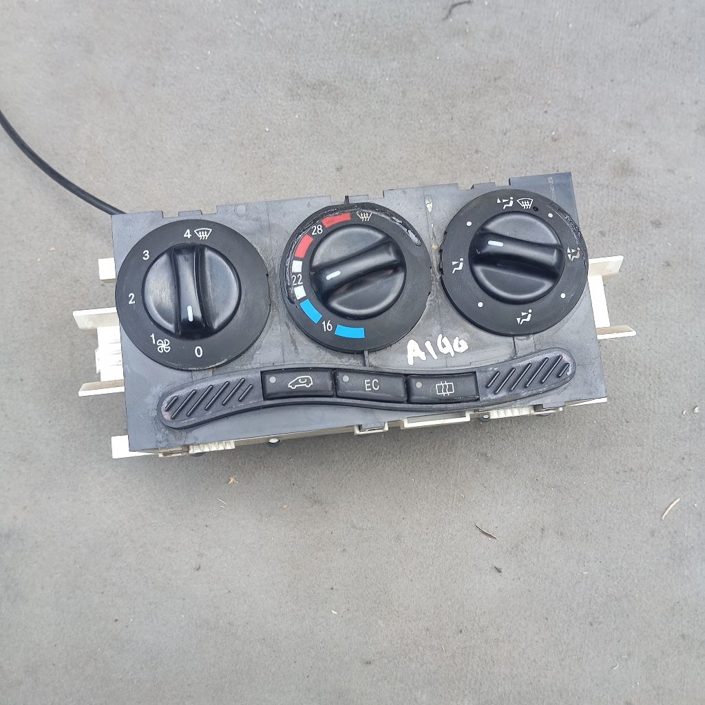 Panel ac mercedes benz A140