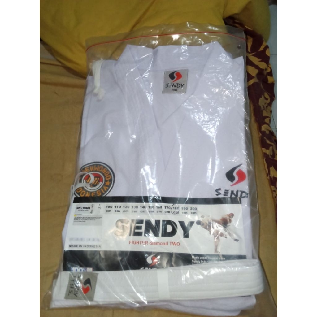 Dobok taekwondo sendy