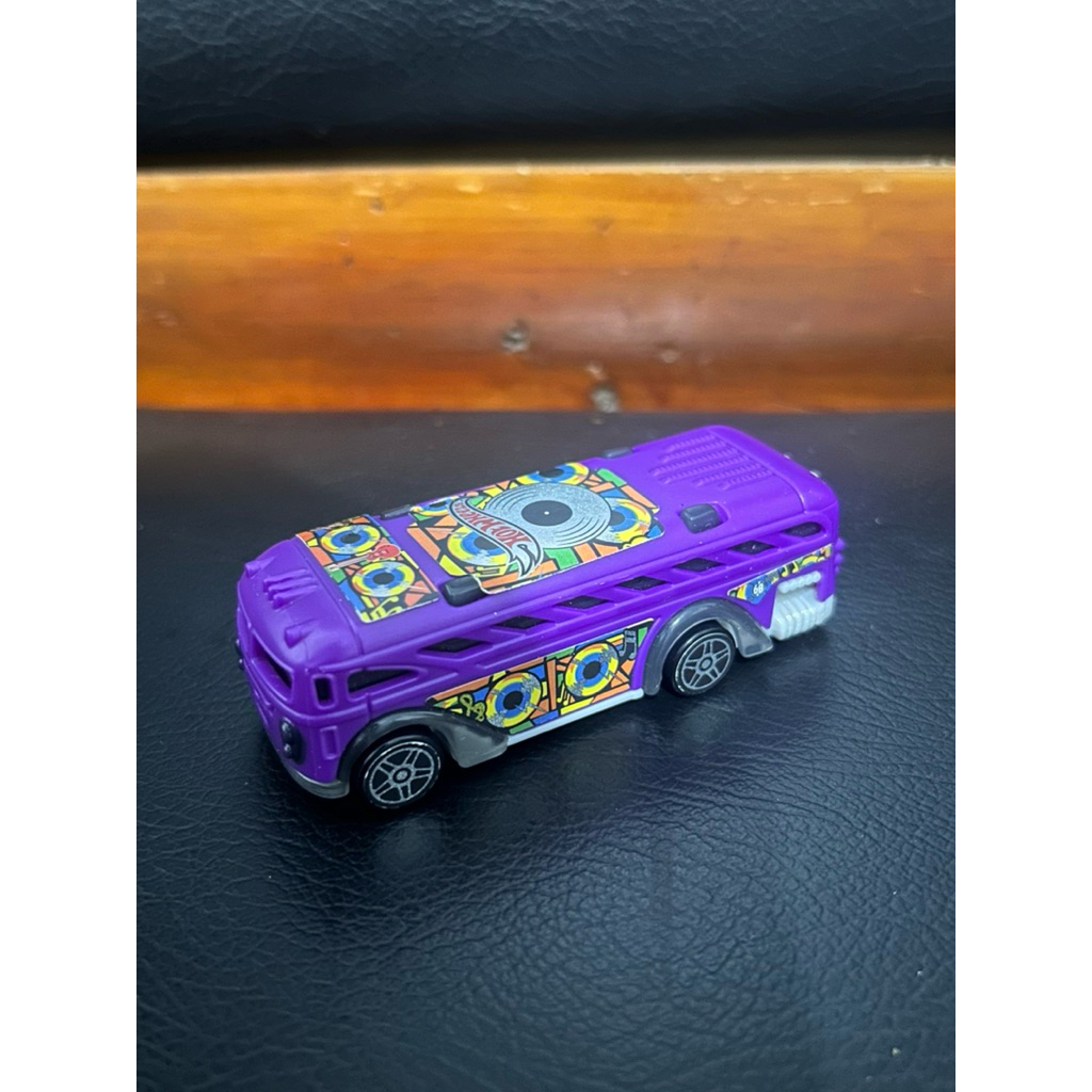 Hot Wheels Surfin' School Bus