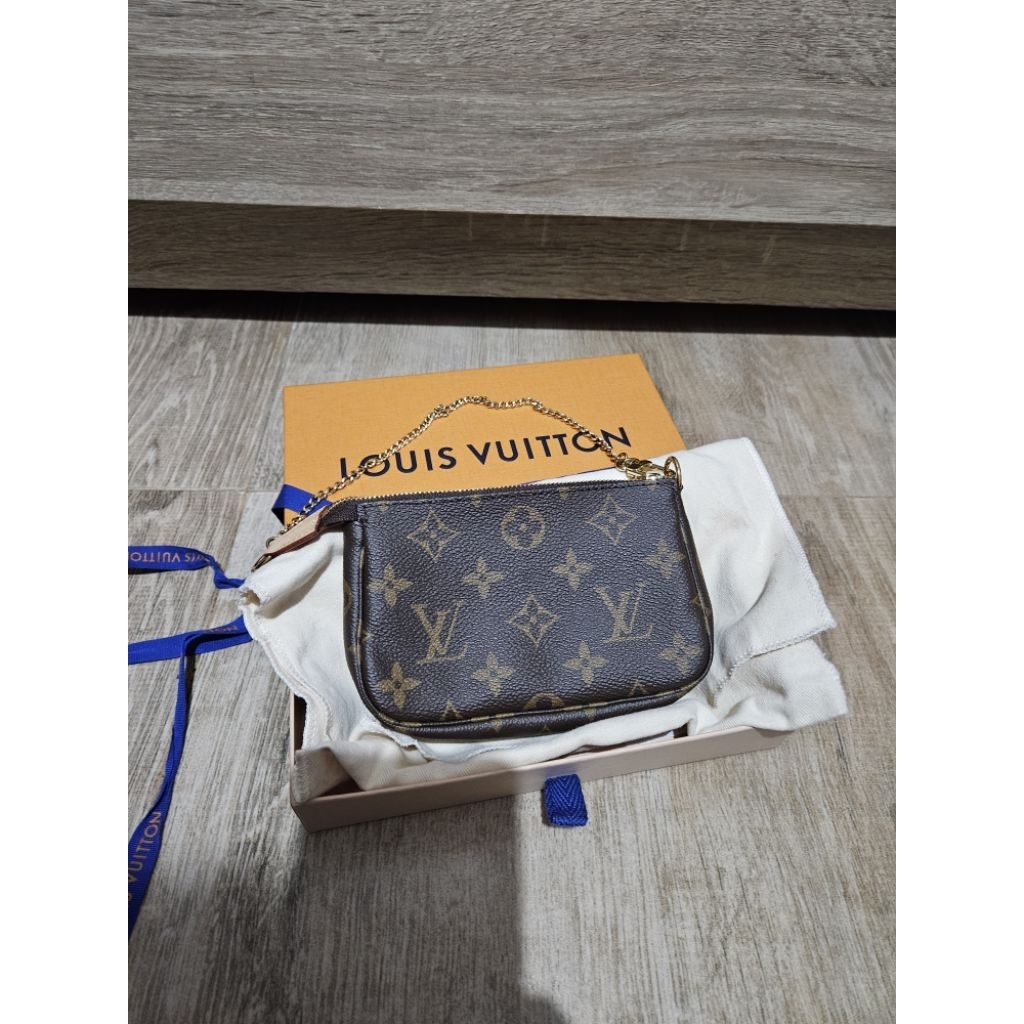 Prelavd lv mini pochette monogram